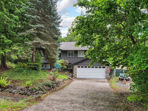 2nd image of 935 Hillandale Drive E
