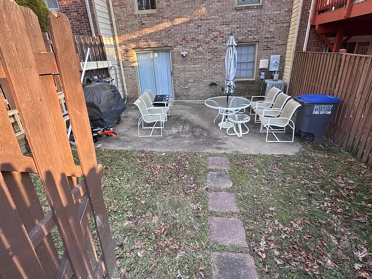 7416 Erska Woods Ct — Photo 14