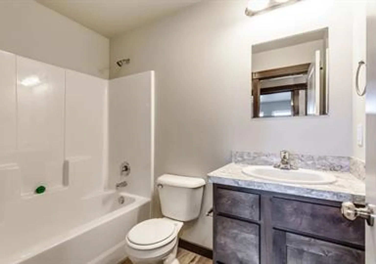 1307 Westwood Circle — Photo 2