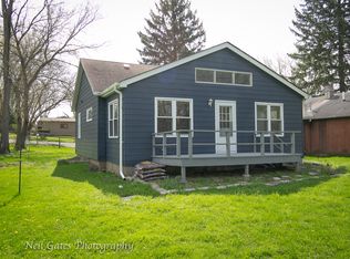 38376 N 11th St, Spring Grove, IL 60081