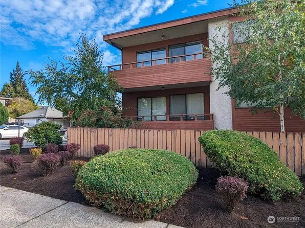 4326 Whitman Avenue N, Seattle, WA 98103