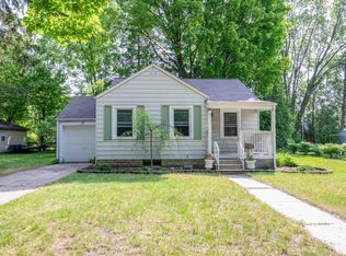 1616 Montrose St, Midland, MI 48640