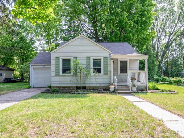 1616 Montrose St, Midland, MI 48640