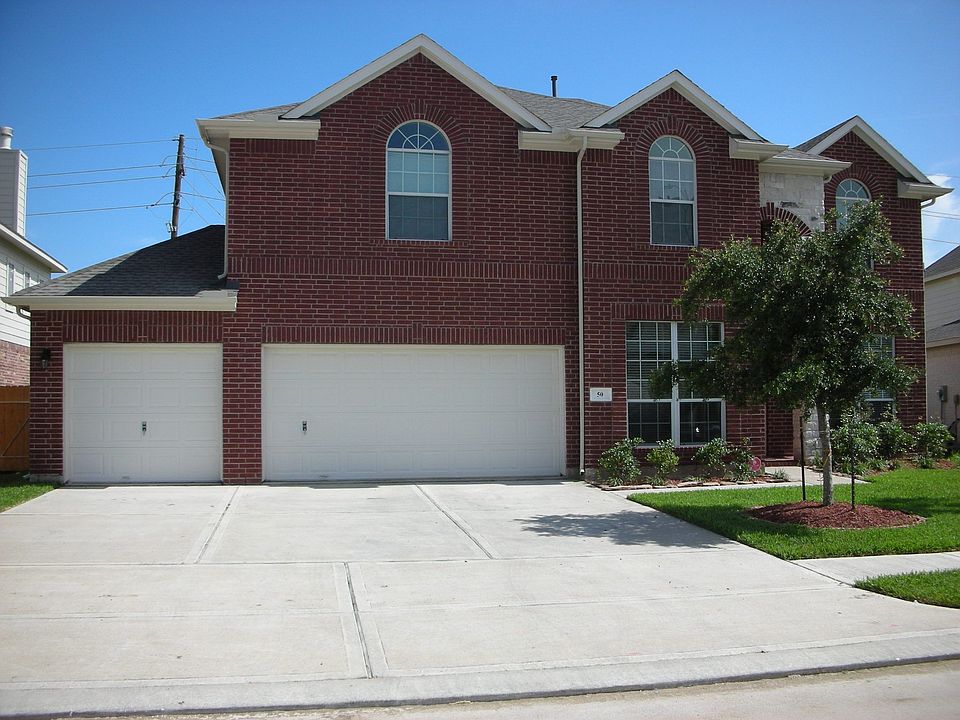 Front Entry 3-Car Garage