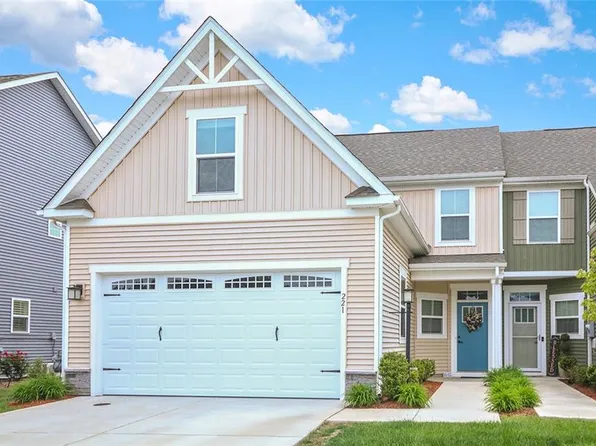 221 Kenny Ln, Smithfield, VA 23430