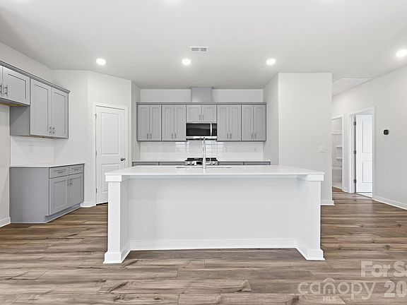 5th image of 8028 Midas Ln