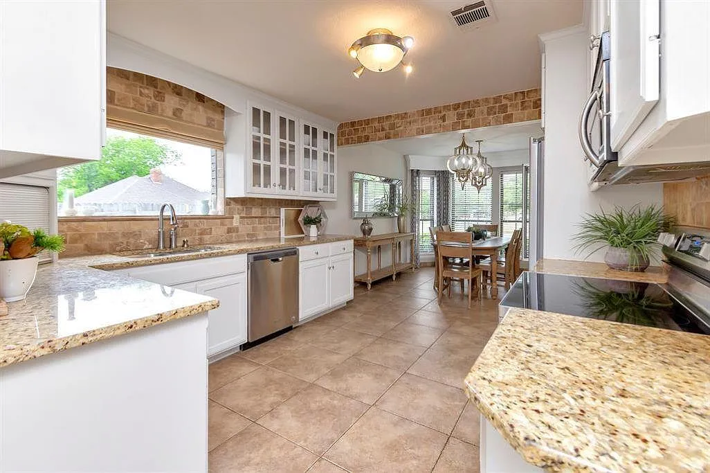 1802 Teton Dr — Photo 3