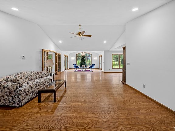 4th image of 3810 Lysander Rd