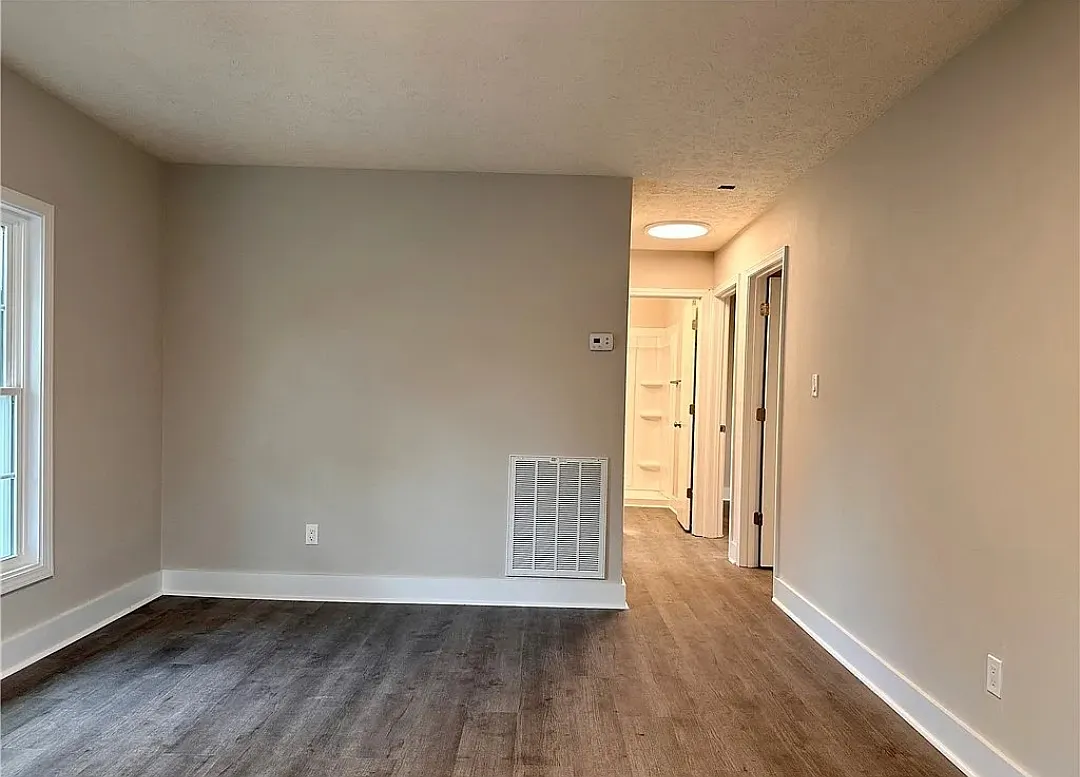 3 bed, 1954 sqft, $1,200 — Photo 4
