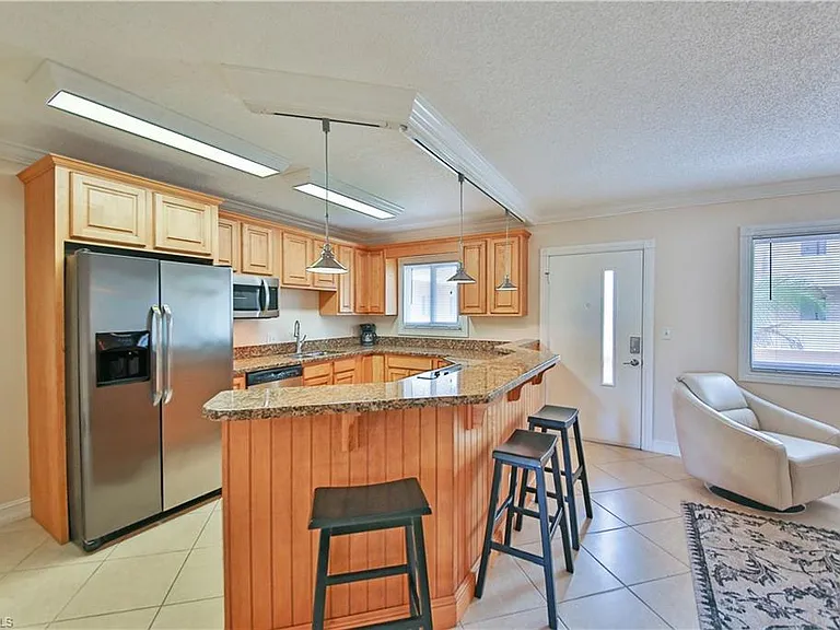 1100 Gulf Shore Blvd N #207 — Photo 9