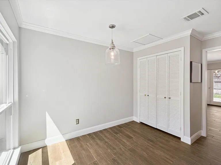 1311 Ambergate Dr — Photo 15