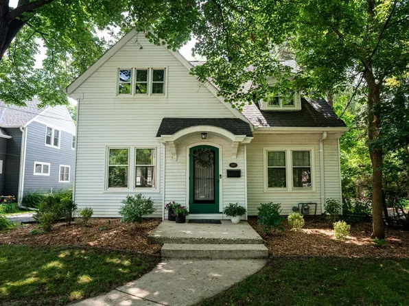 1867 Ludington AVENUE, Wauwatosa, WI 53226