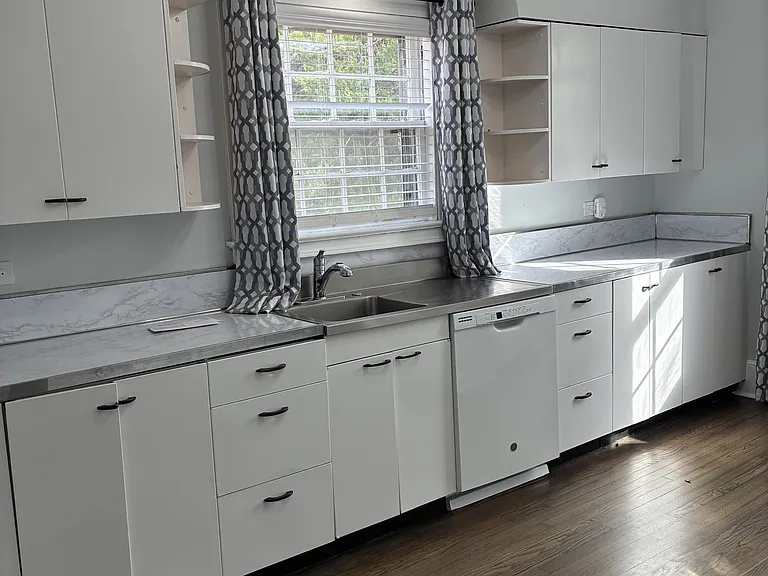 3348 N Pitt St — Photo 14