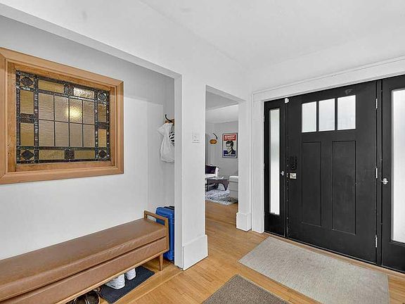 4th image of 924 W 7a St NW