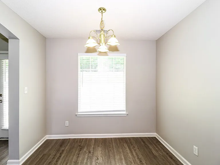 1481 Lawson Dr — Photo 5