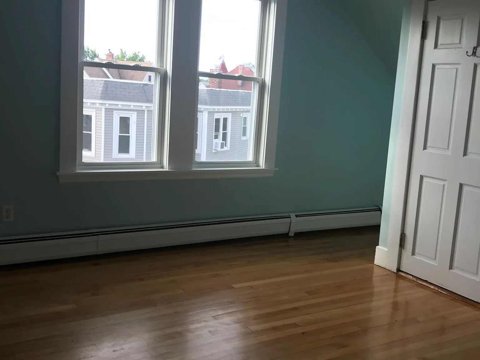 2 bed, 850 sqft, $2,400 — Photo 3