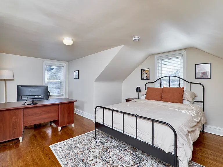 5210 Pernod Ave — Photo 34