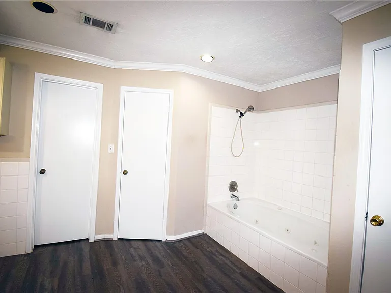 1806 Cedarwood Ct — Photo 36