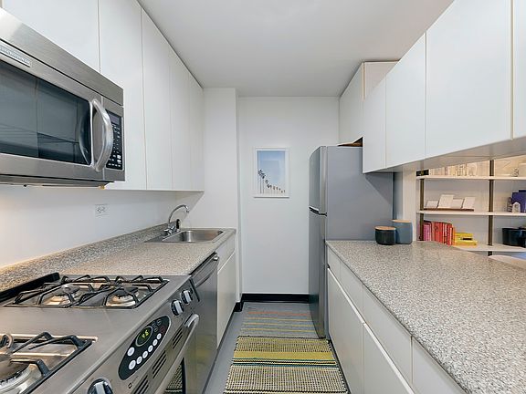 5th image of 270 W 17th St APT 5K