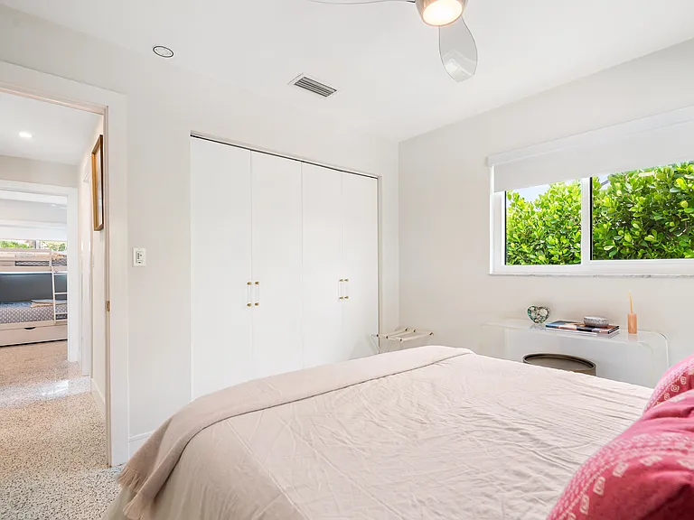 2882 W Vina Del Mar Blvd — Photo 33
