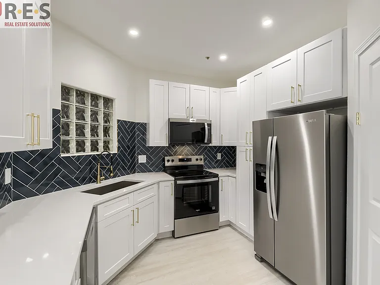 1631 W Canal Cir #832 — Photo 3
