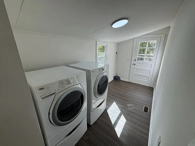 124 Hedge St — Photo 4