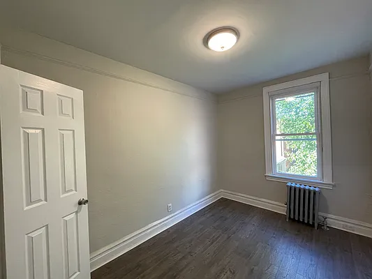 Rented by E Realty International Corp | media 4