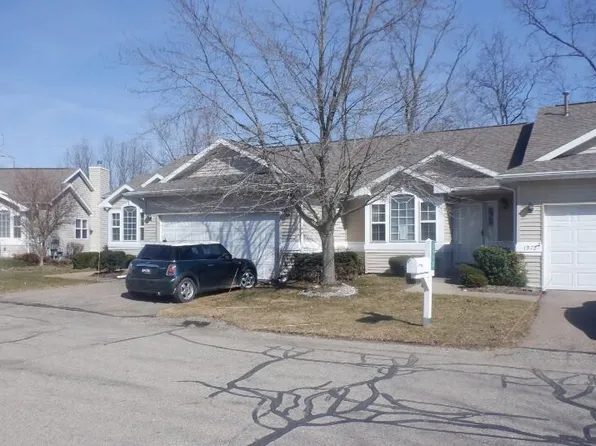 1972 Quail Cove Dr, Kalamazoo, MI 49009