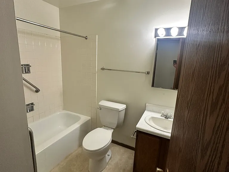 220 Mamie Eisenhower Ave #12 — Photo 4