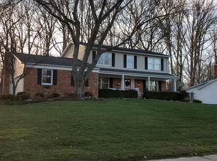 9137 Meadow Ln, Brecksville, OH 44141