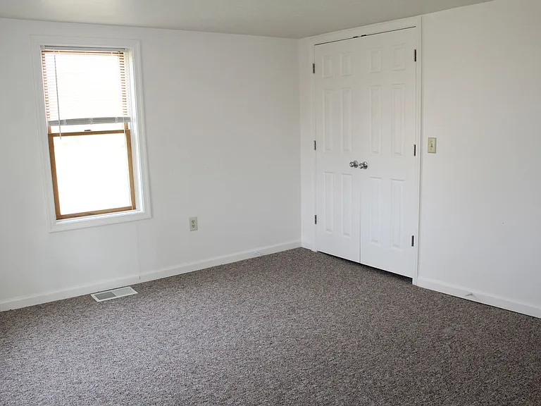 16093 Mellinger Ln — Photo 11