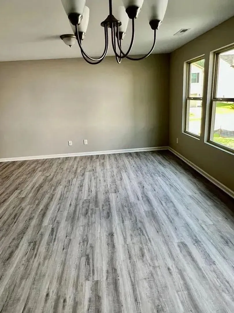 Room in 4 Bedroom Home at Slippery Elm Dr — Photo 4