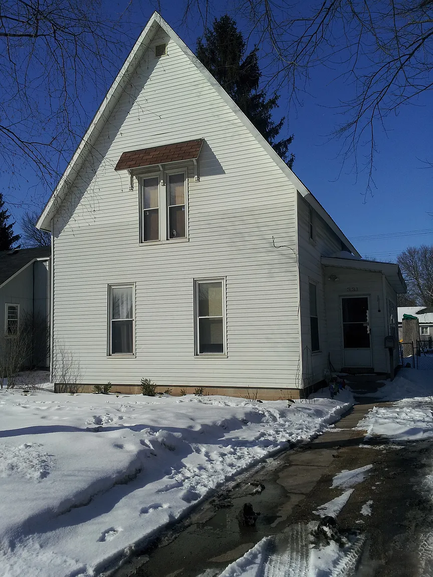 331 Green St photo 1