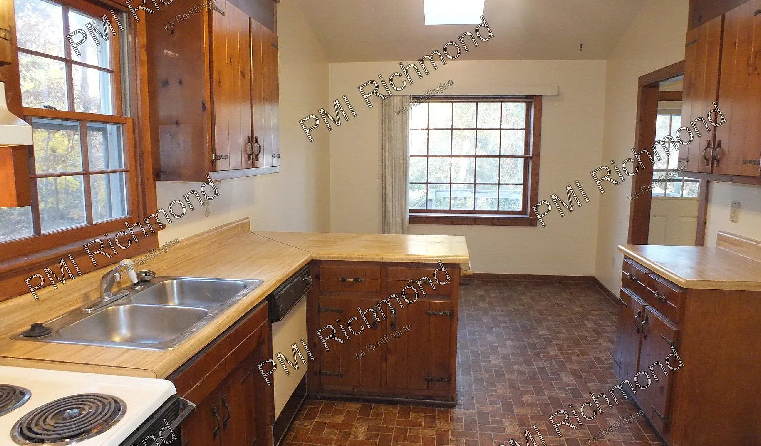 3 bed, 2.0 bath, 1400 sqft, $1,995 — Photo 4
