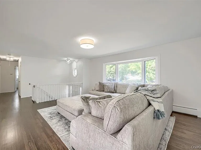 31 Gleason Dr — Photo 7