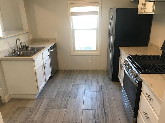 4th image of 2620 T St APT 1