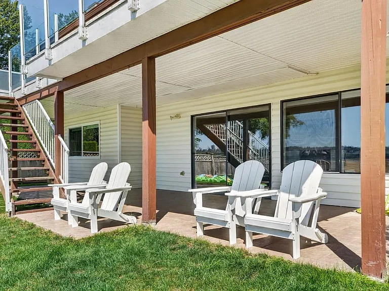 2929 Dollarton Hwy — Photo 12