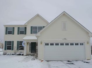 2752 Hancock Ct, Lindenhurst, IL 60046