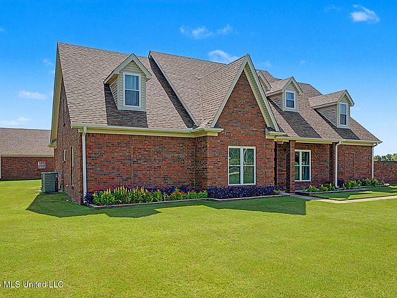 3rd image of 2578 Oak Crossing Dr