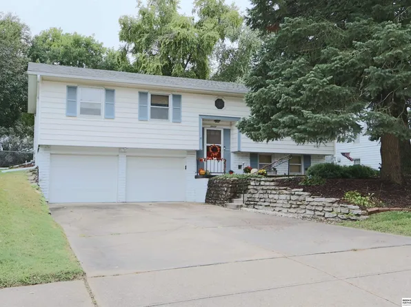 9937 Manderson St, Omaha, NE 68134