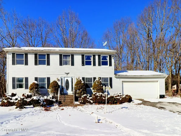 3 Pointe St, Mount Pocono, PA 18344