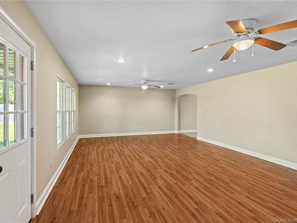 236 Overhill Dr, Lake Charles, LA 70605 | Zillow