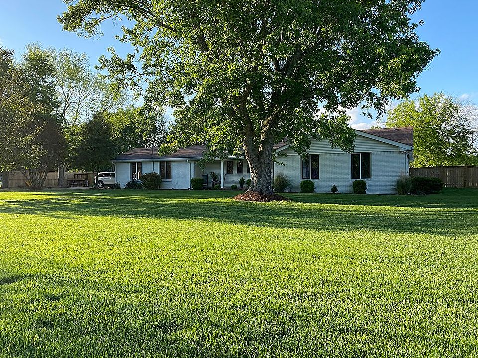 2nd image of 100 Moss Ln