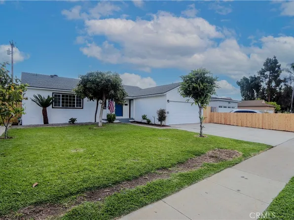 1009 Fairlawn St, Santa Ana, CA 92703