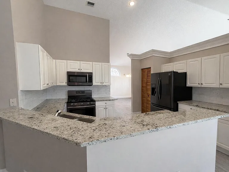 1168 Hatteras Cir — Photo 8