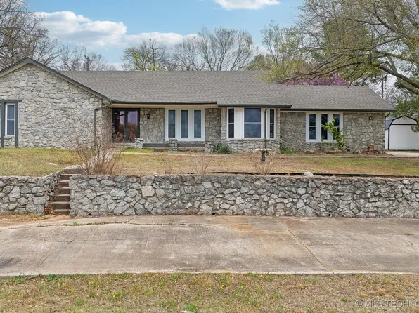 1509 S Mission Ln, Okmulgee, OK 74447