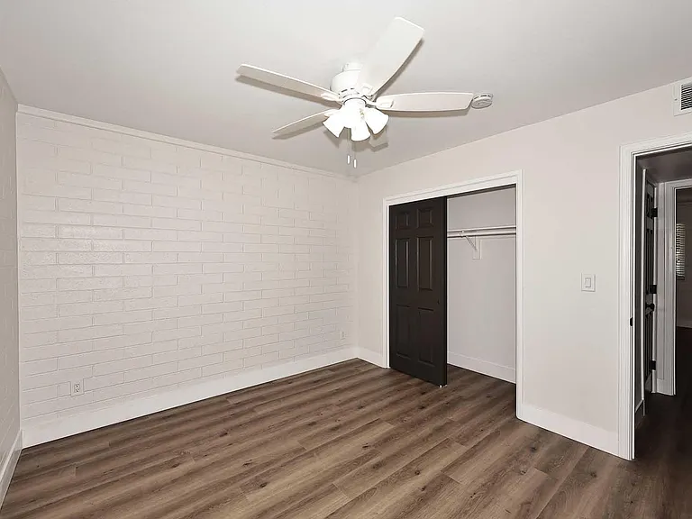 10537 W La Jolla Dr — Photo 25