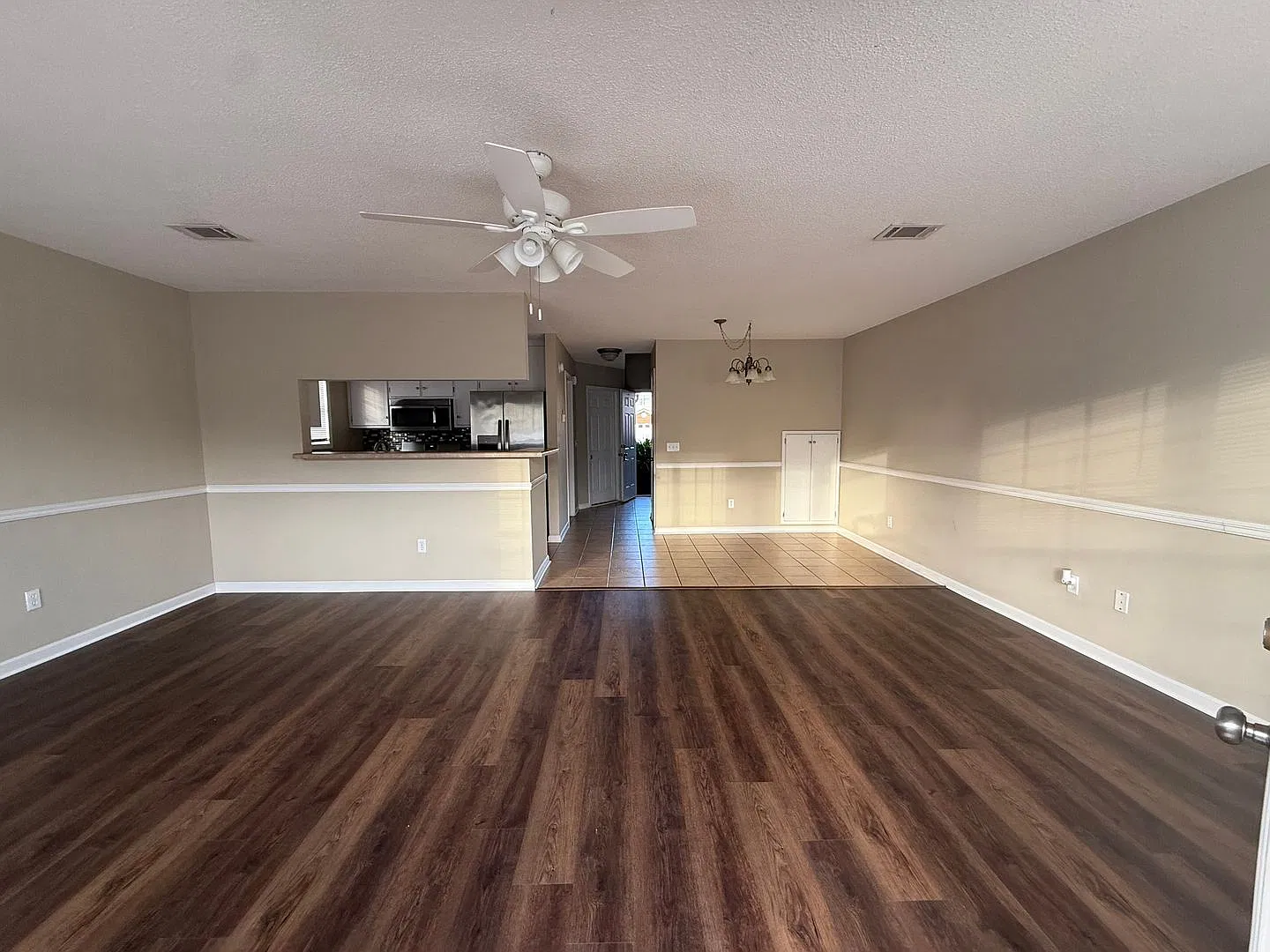 Available NOW - 112 N. Springivew Drive — Photo 2