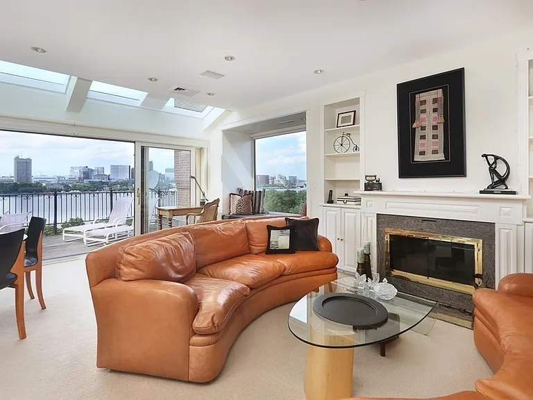 412 Beacon St #9 — Photo 1