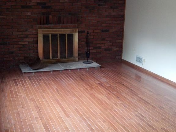 17' X 13' Livingroom